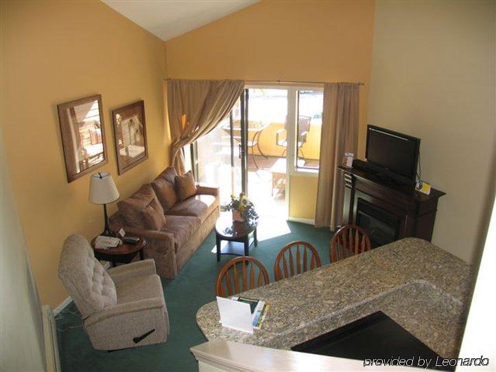 Pointes North Inn Charlevoix Quarto foto